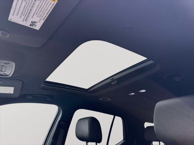 2023 Chevrolet Traverse AWD LT Leather