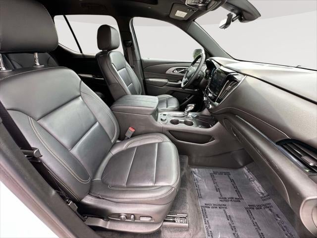 2023 Chevrolet Traverse AWD LT Leather