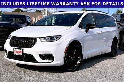 2026 Chrysler Pacifica Select