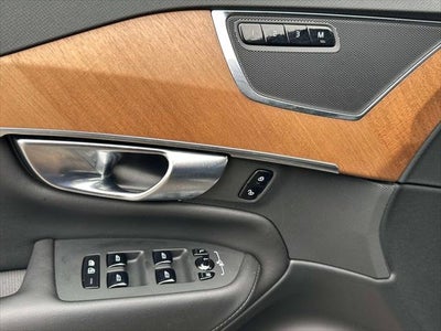 2024 Volvo XC90 B5 Plus Bright Theme