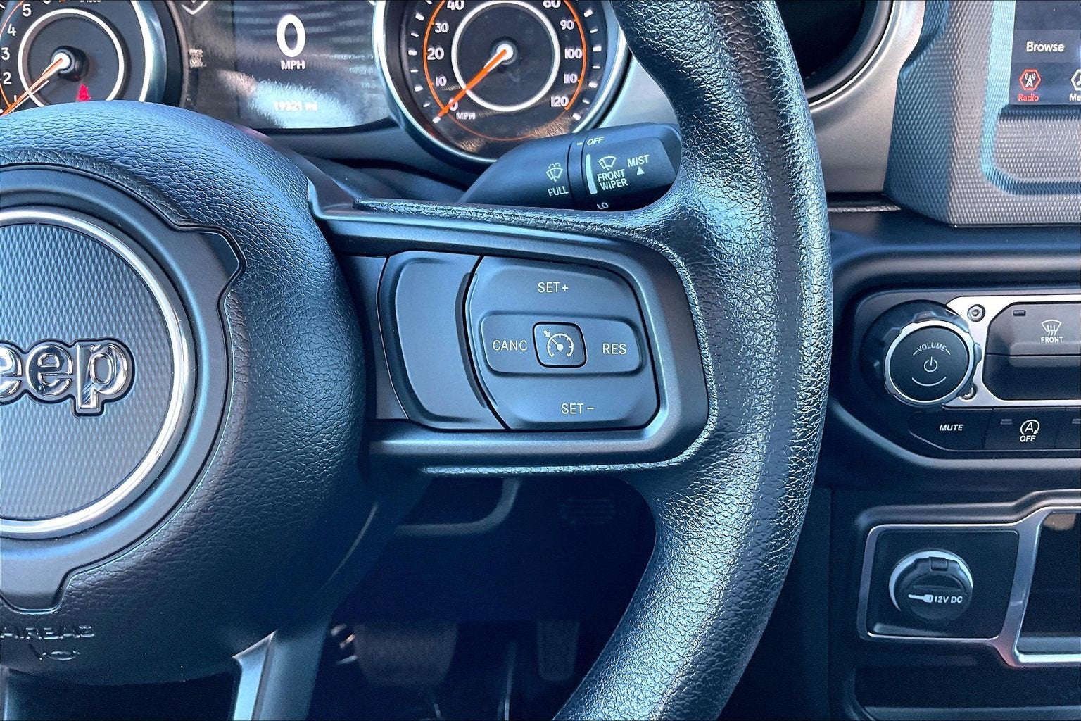 2023 Jeep Gladiator Sport