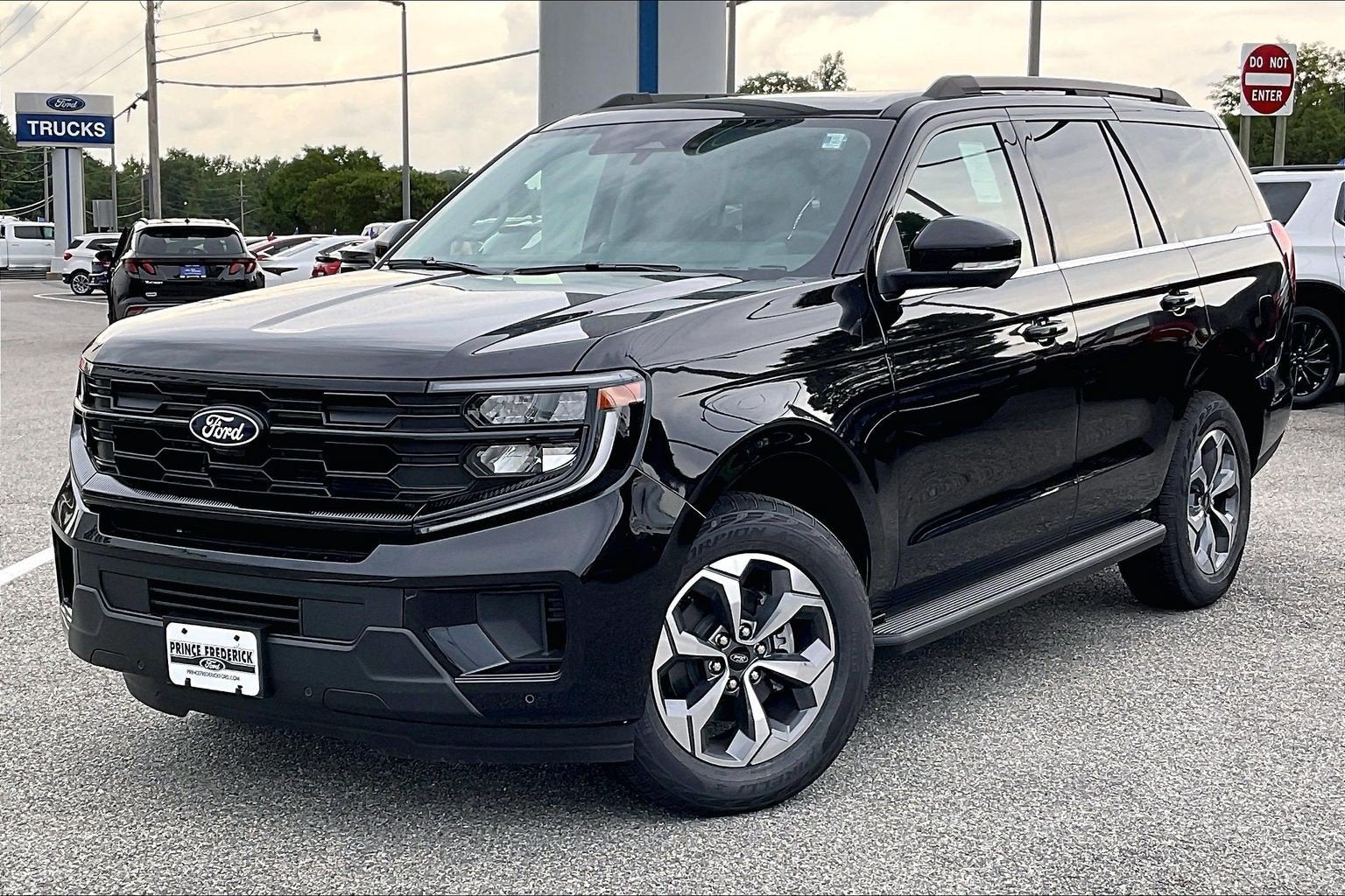 2027 Ford Expedition Active