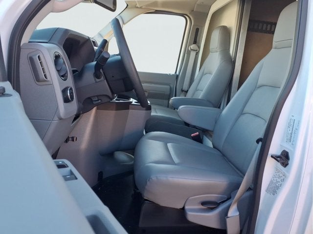 2027 Ford E-450 W/ 14' Box Van E-450 DRW