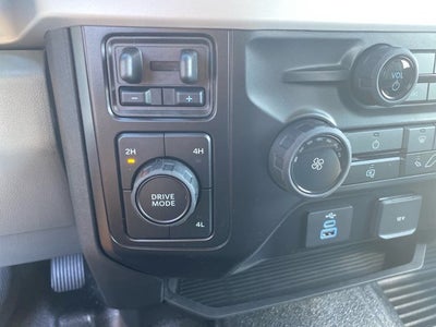 2027 Ford Super Duty F-350 DRW XL