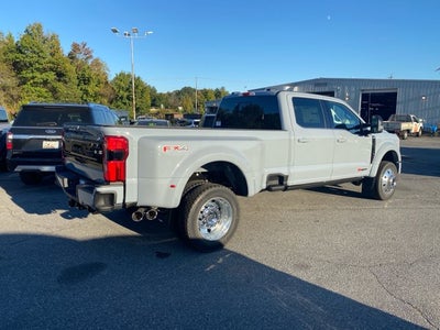 2027 Ford Super Duty F-450 DRW Platinum