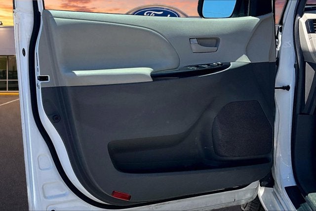 2012 Toyota Sienna LE