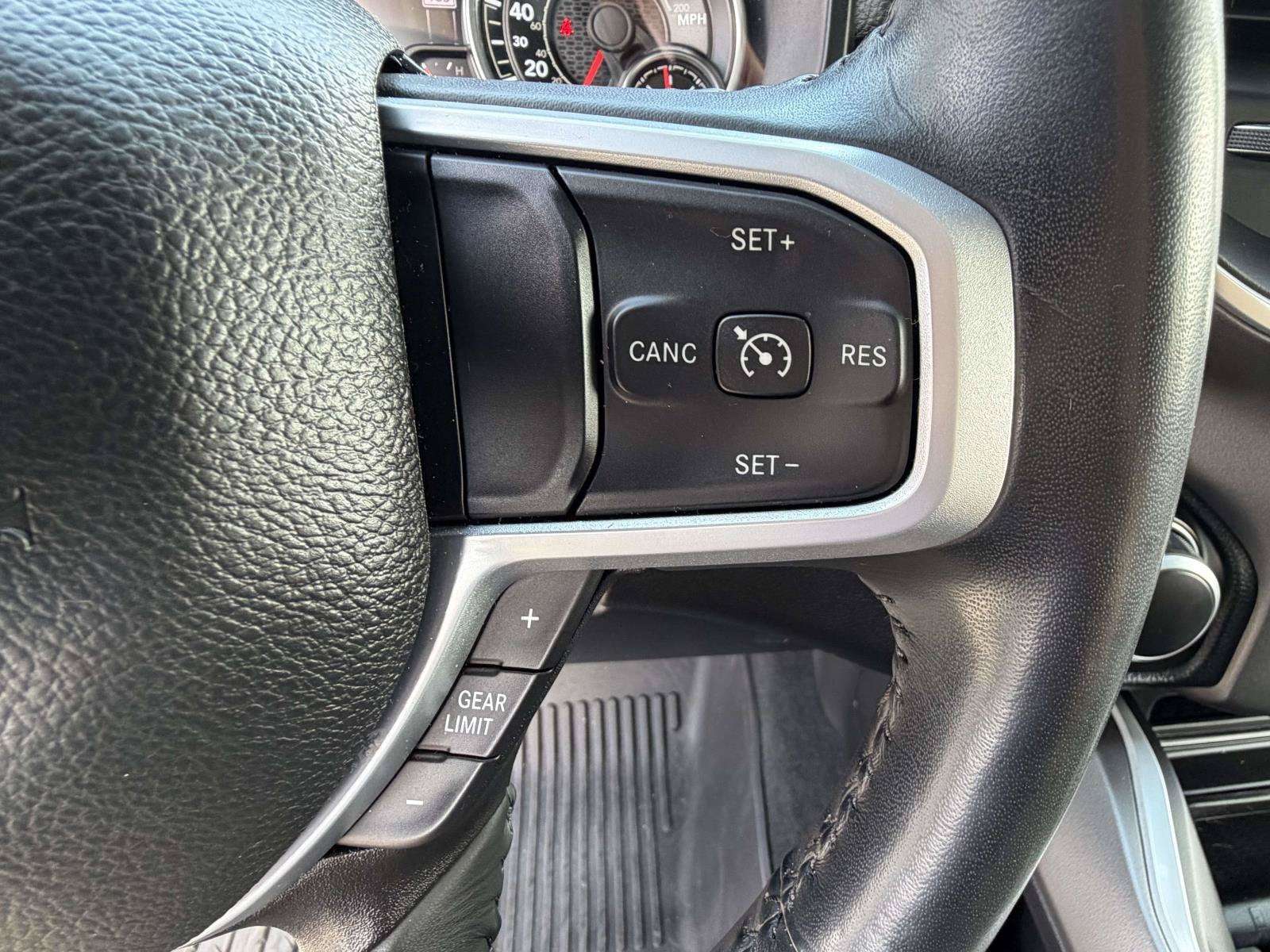 2022 RAM 1500 Big Horn Crew Cab 4x4 5'7' Box