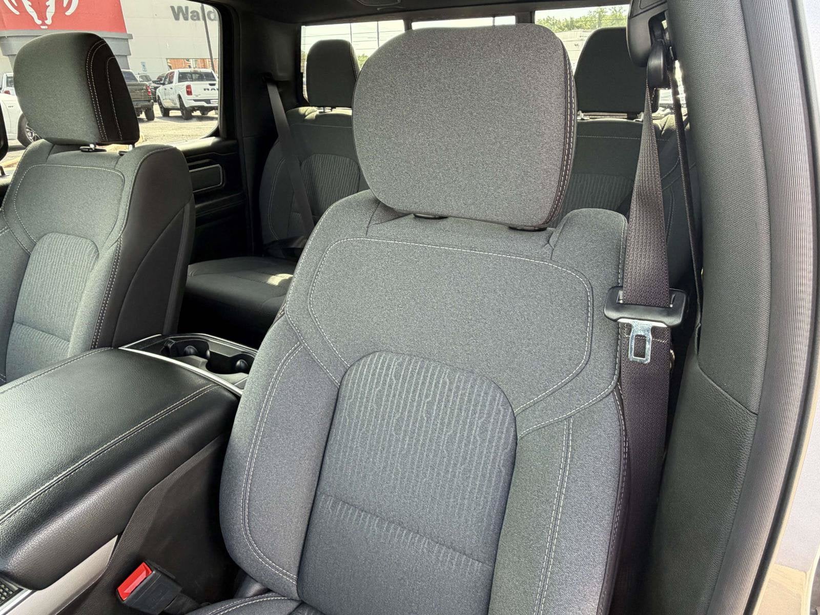 2022 RAM 1500 Big Horn Crew Cab 4x4 5'7' Box