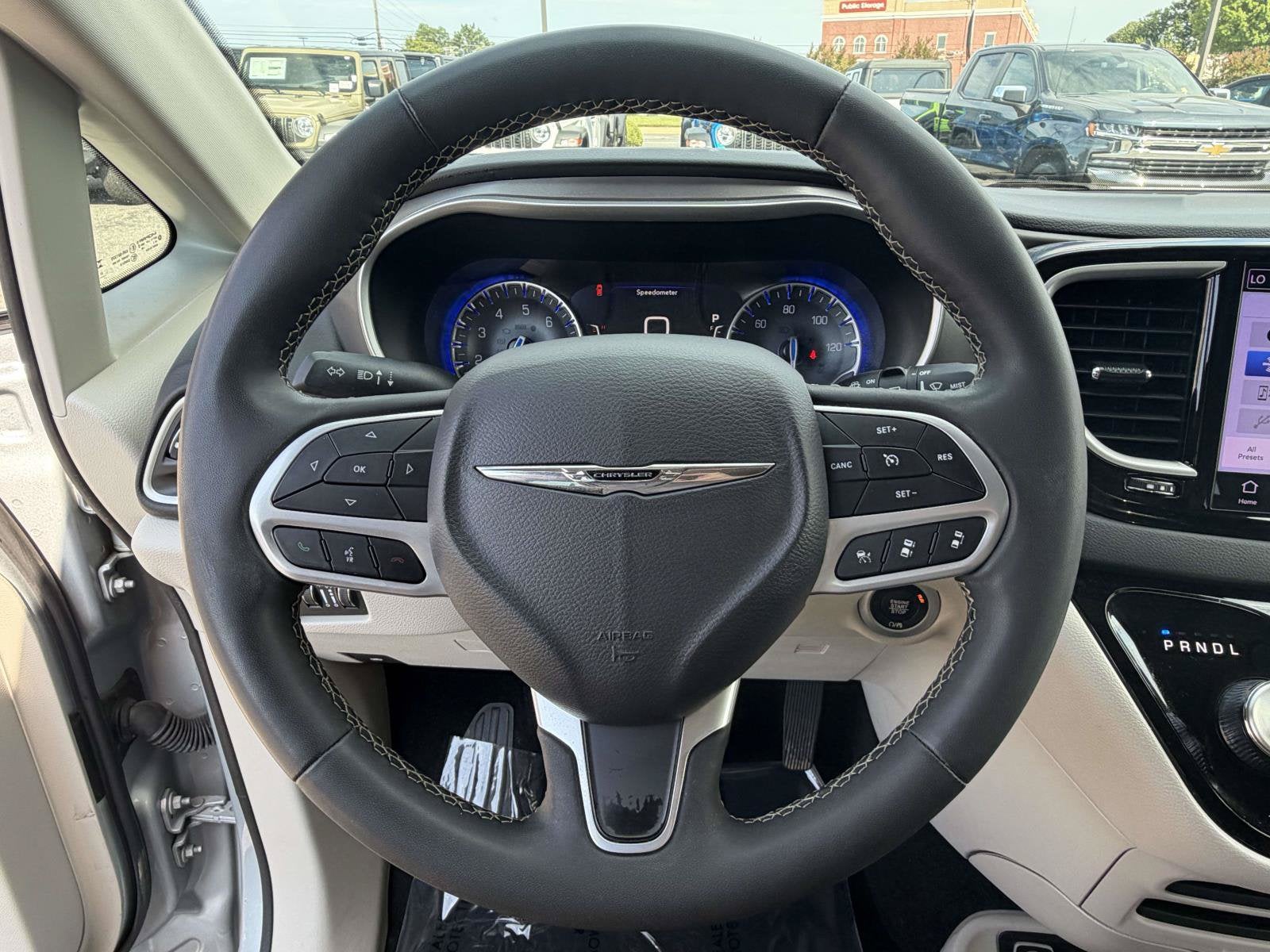 2023 Chrysler Pacifica Touring L
