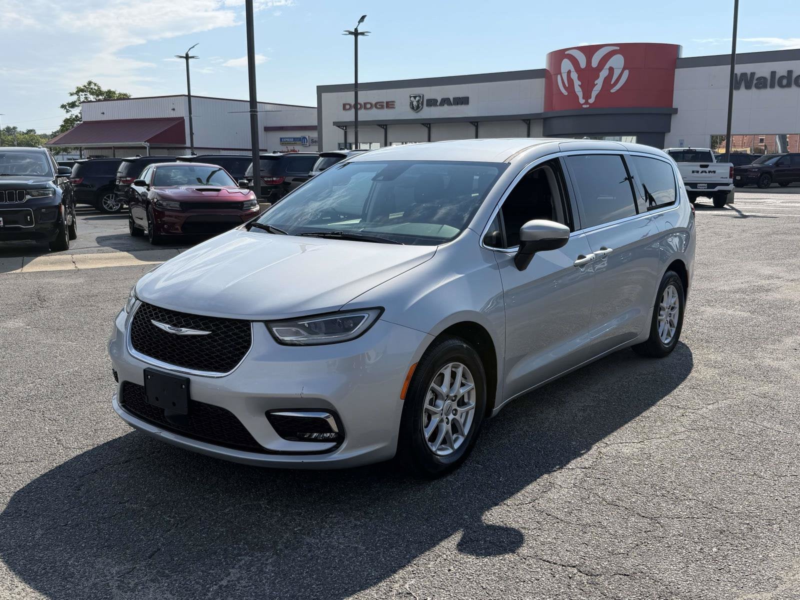 2023 Chrysler Pacifica Touring L