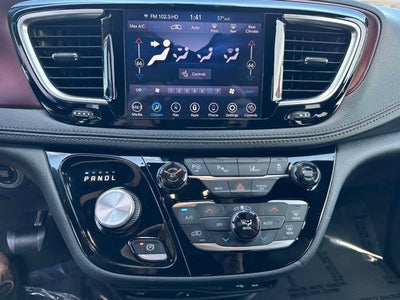 2020 Chrysler Pacifica Hybrid 35th Anniversary Limited