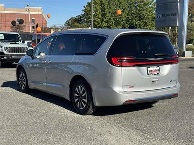 2024 Chrysler Pacifica Hybrid Select