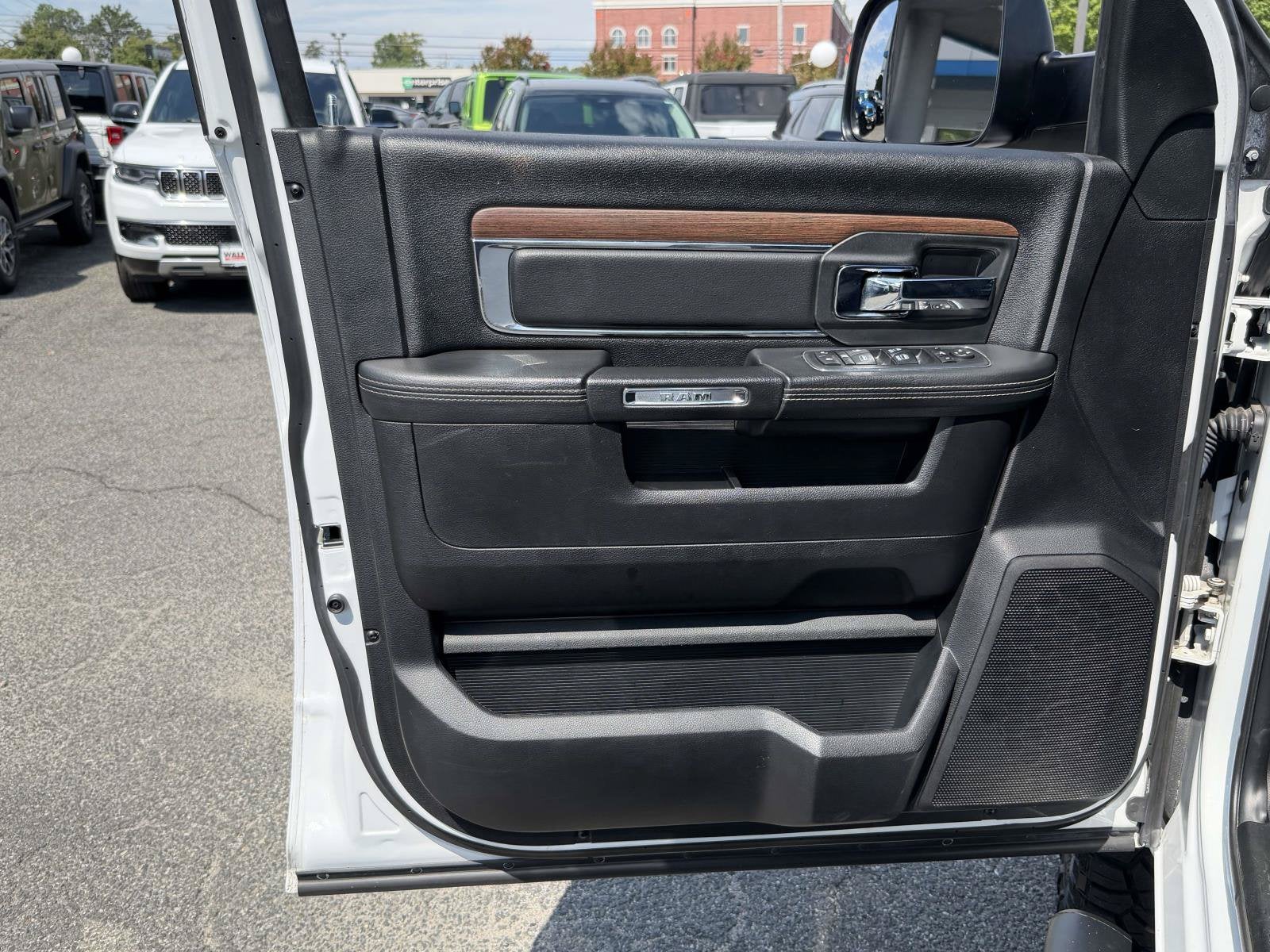 2017 RAM 2500 Laramie Mega Cab 4x4 6'4' Box