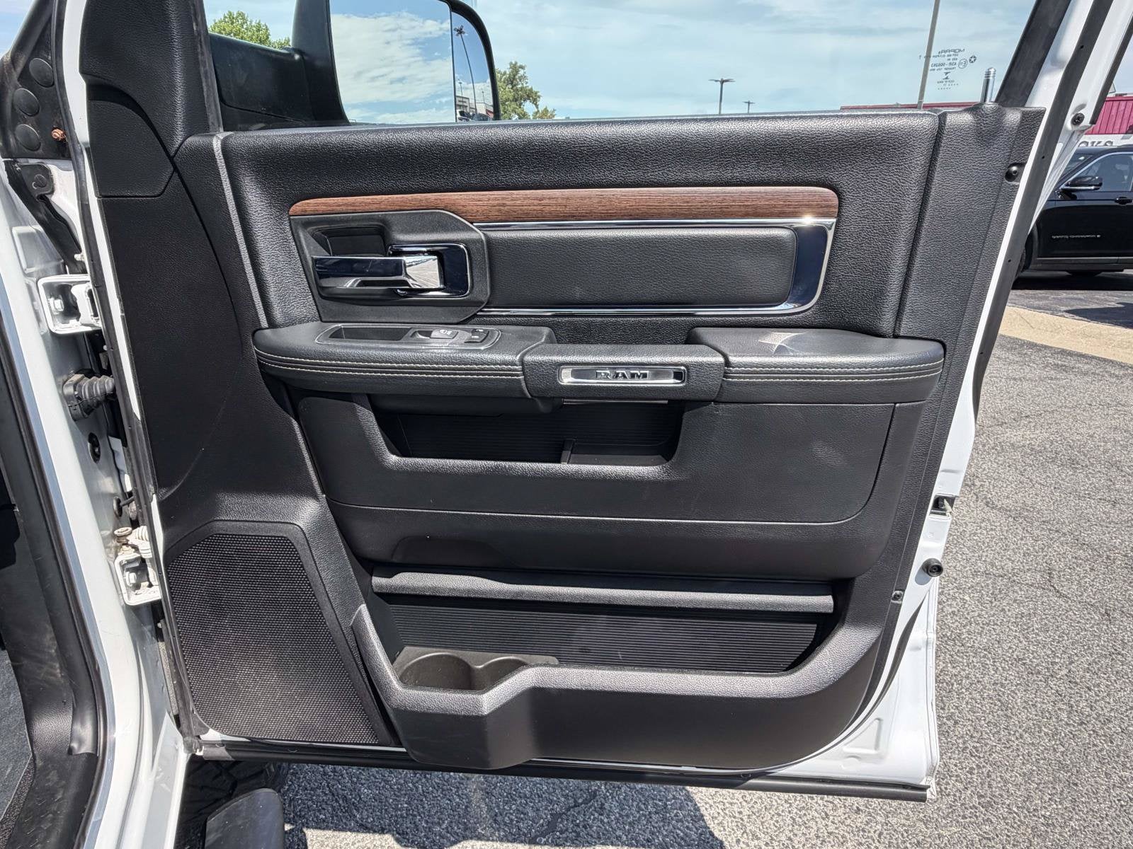 2017 RAM 2500 Laramie Mega Cab 4x4 6'4' Box