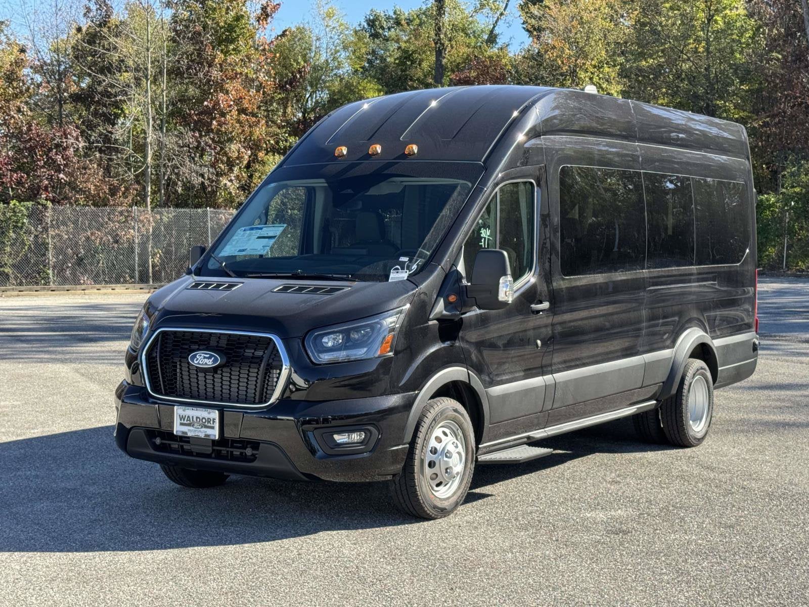 2027 Ford Transit Passenger Wagon XLT