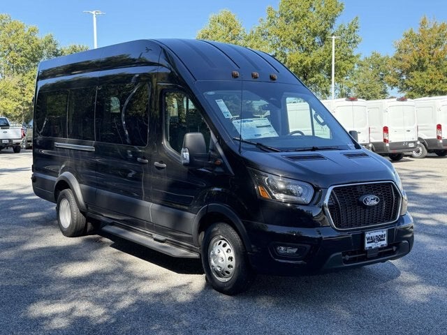 2027 Ford Transit Passenger Wagon XLT