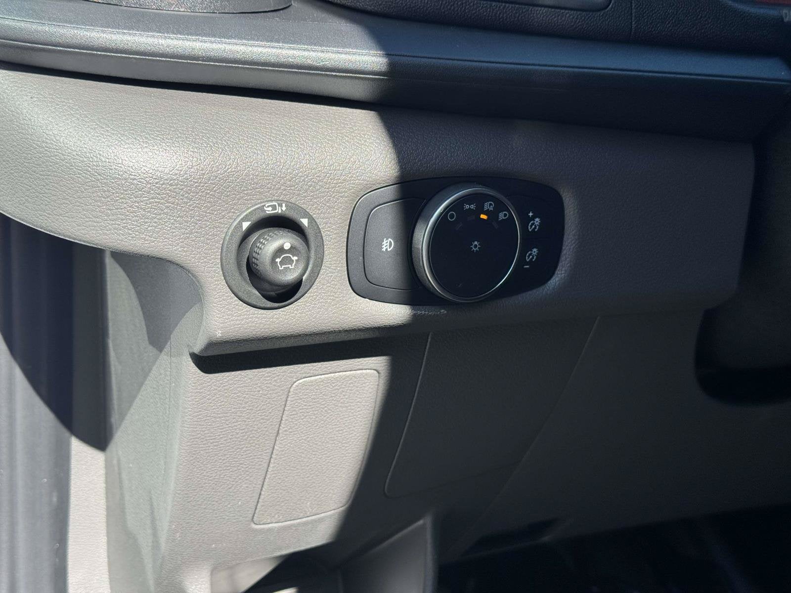 2027 Ford Transit Passenger Wagon XLT