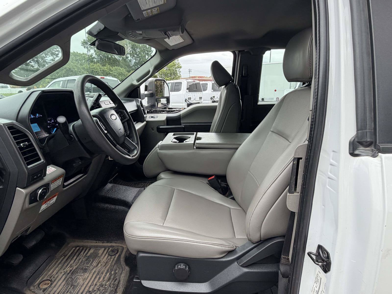 2022 Ford Super Duty F-550 DRW XL