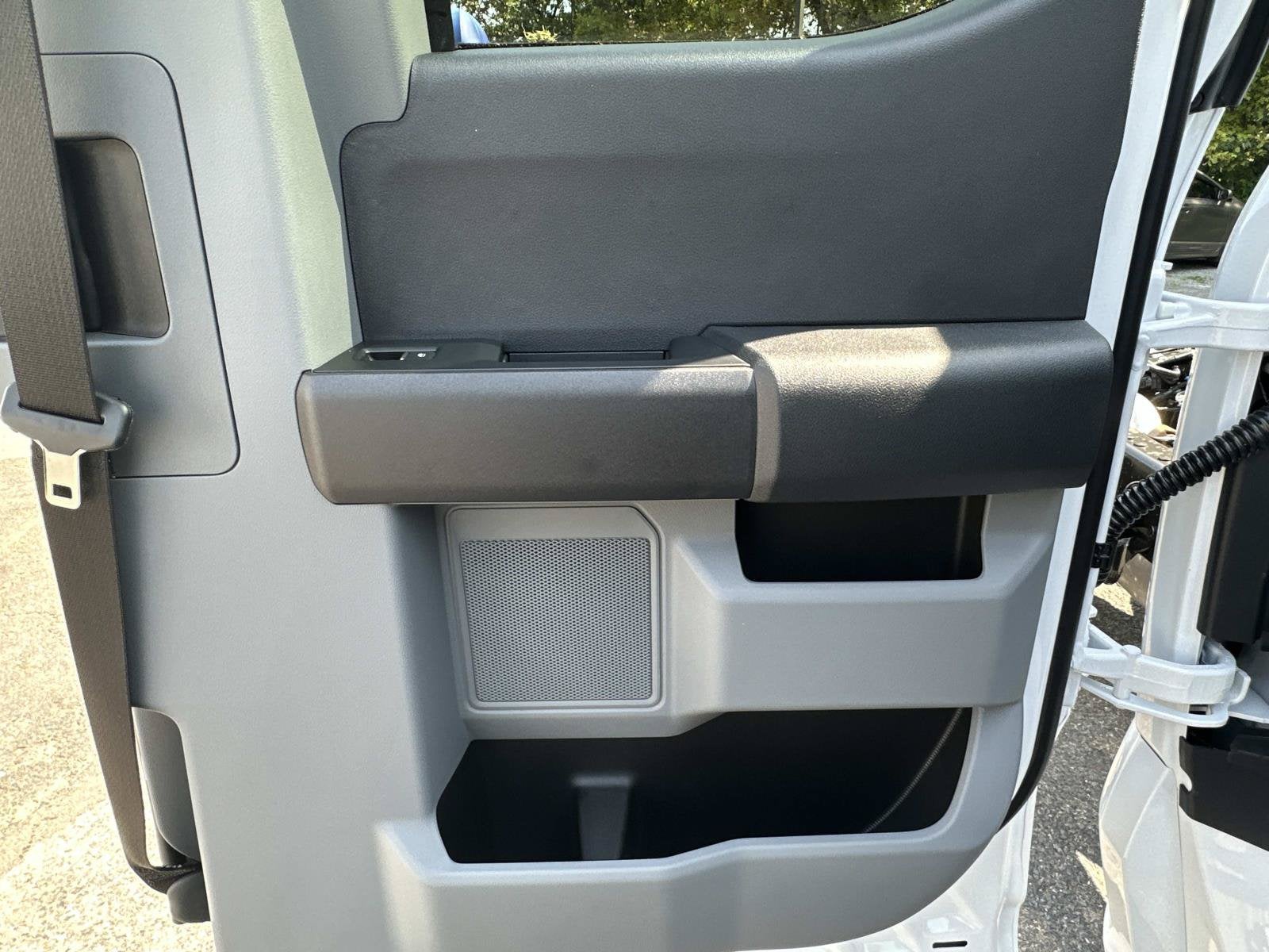 2027 Ford Super Duty F-350 SRW XL