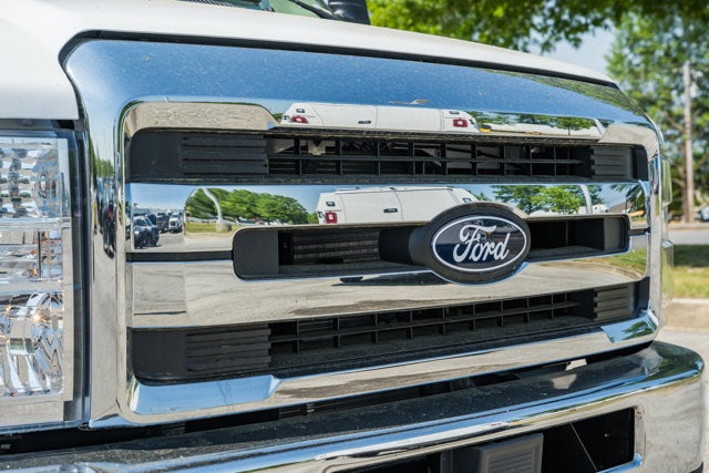 2026 Ford E-Series Cutaway E-350 SRW