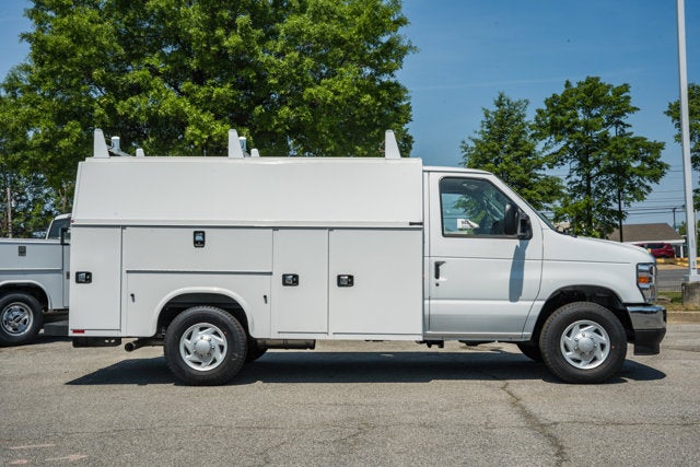 2026 Ford E-Series Cutaway E-350 SRW