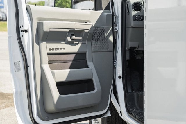 2026 Ford E-Series Cutaway E-350 SRW