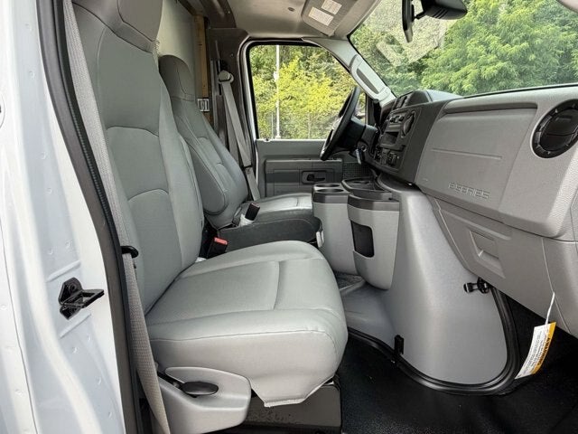 2027 Ford E-Series Cutaway E-450 DRW 158" WB