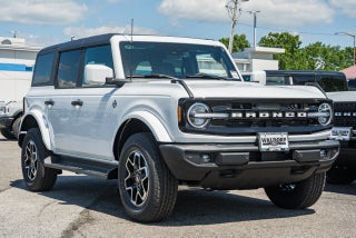 2026 Ford Bronco Outer Banks®