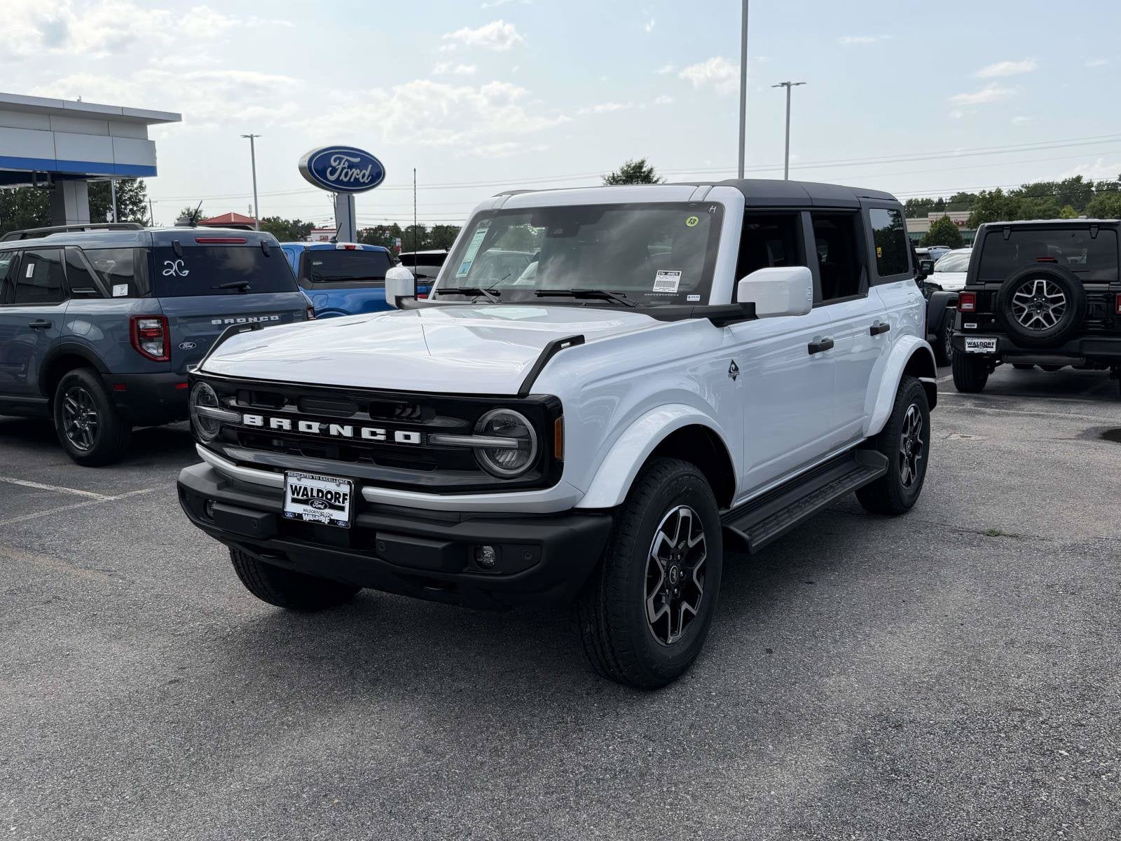 2026 Ford Bronco Outer Banks
