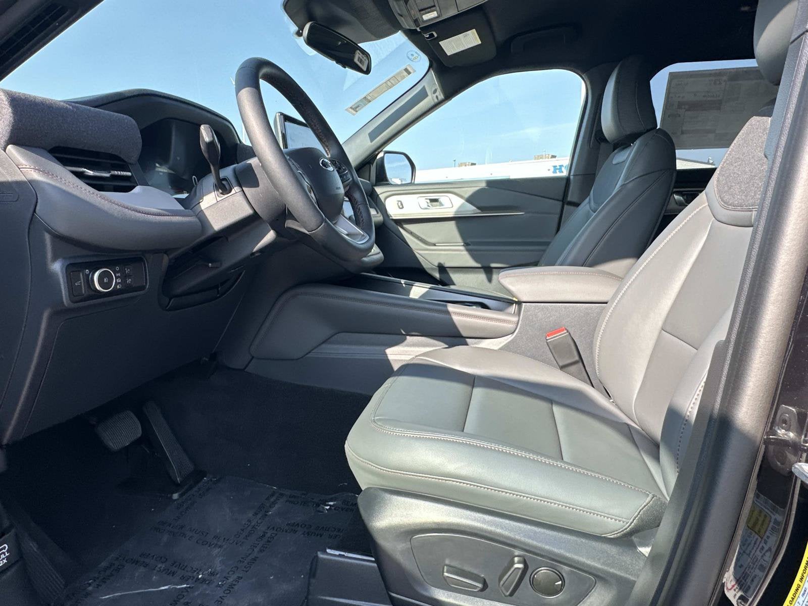 2027 Ford Explorer Active w/200A Pkg