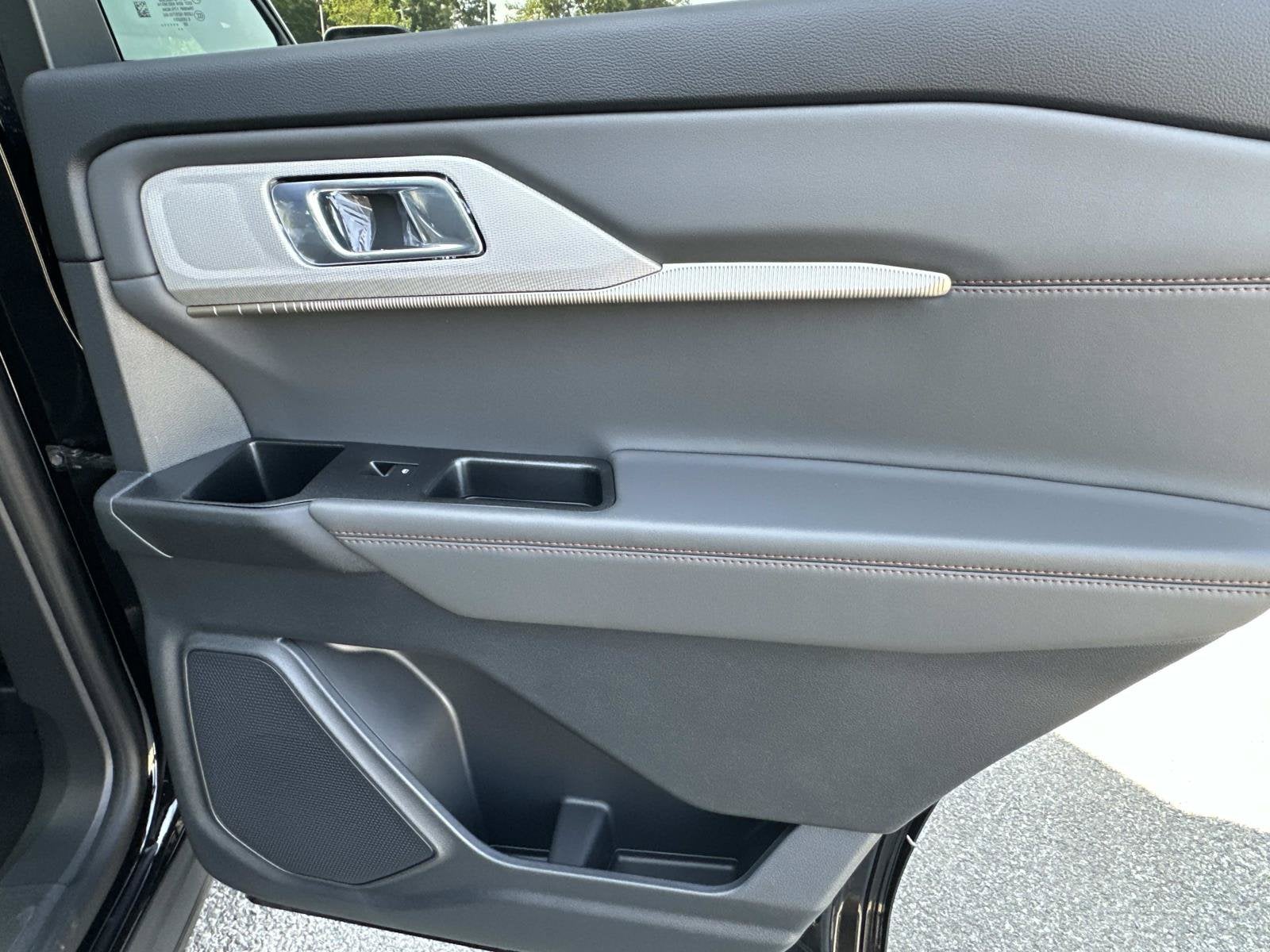 2027 Ford Explorer Active w/200A Pkg