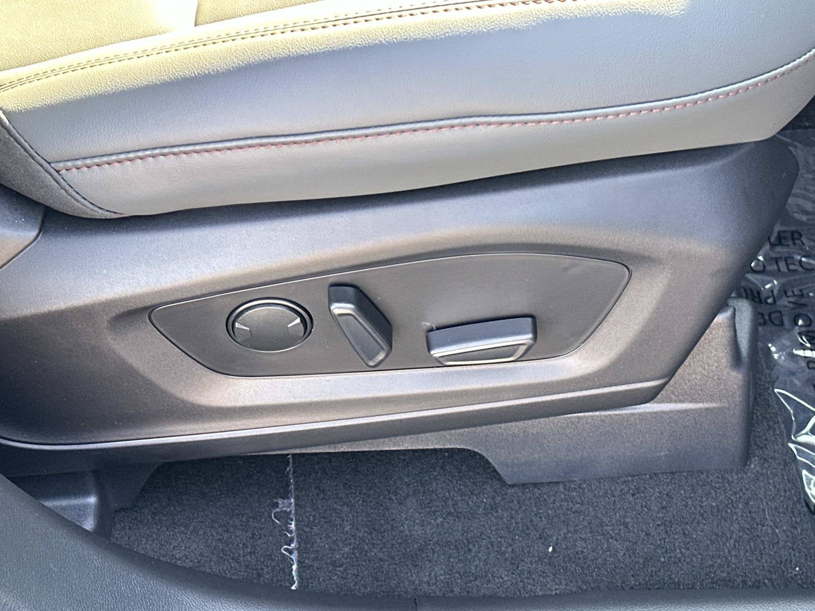 2027 Ford Explorer Active w/200A Pkg