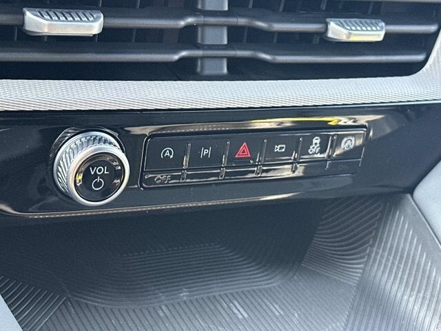 2027 Ford Explorer Active w/200A Pkg