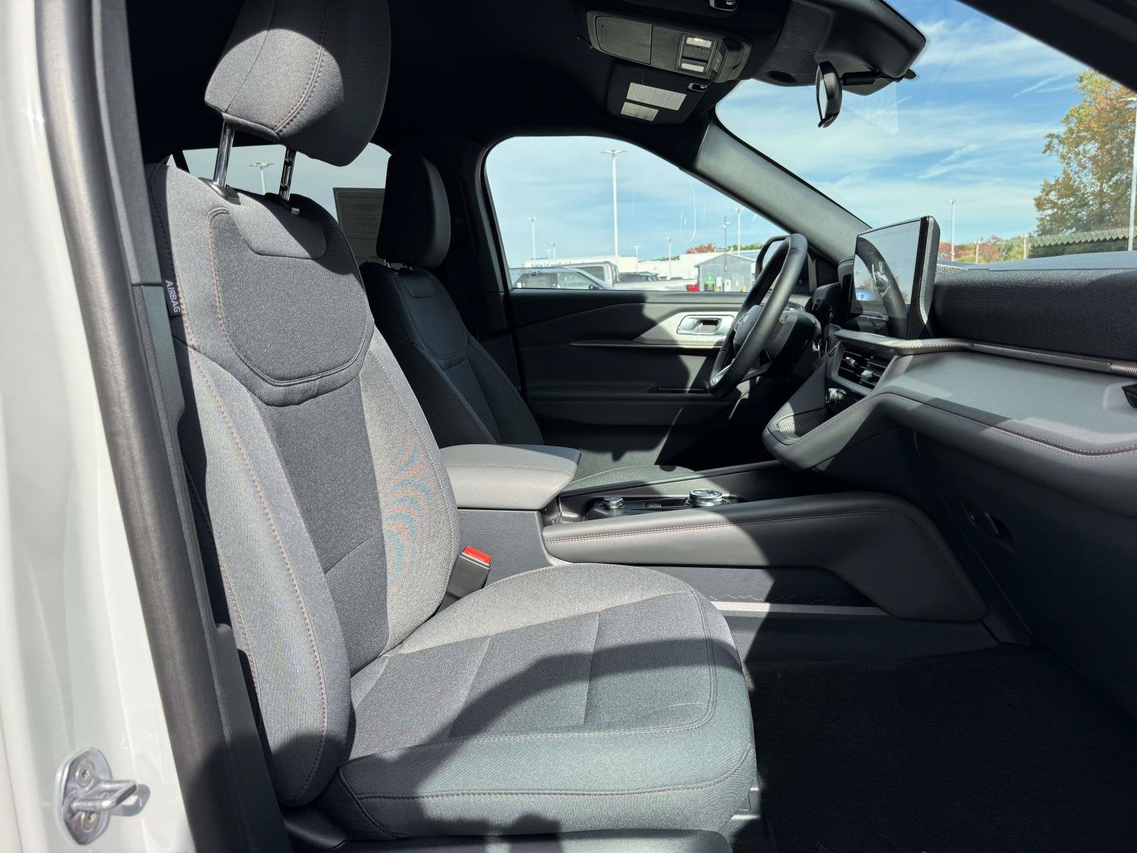 2027 Ford Explorer Active w/200A Pkg