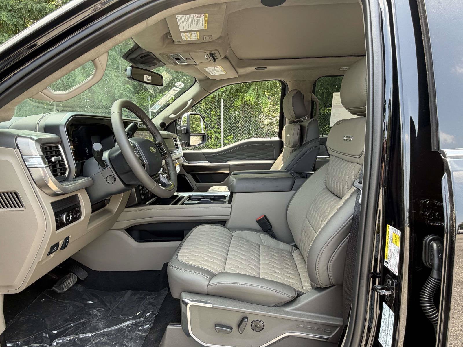 2026 Ford Super Duty F-350 SRW Platinum