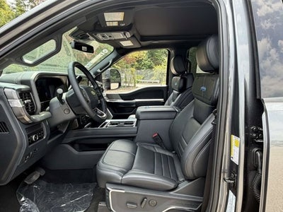 2026 Ford Super Duty F-350 SRW Platinum