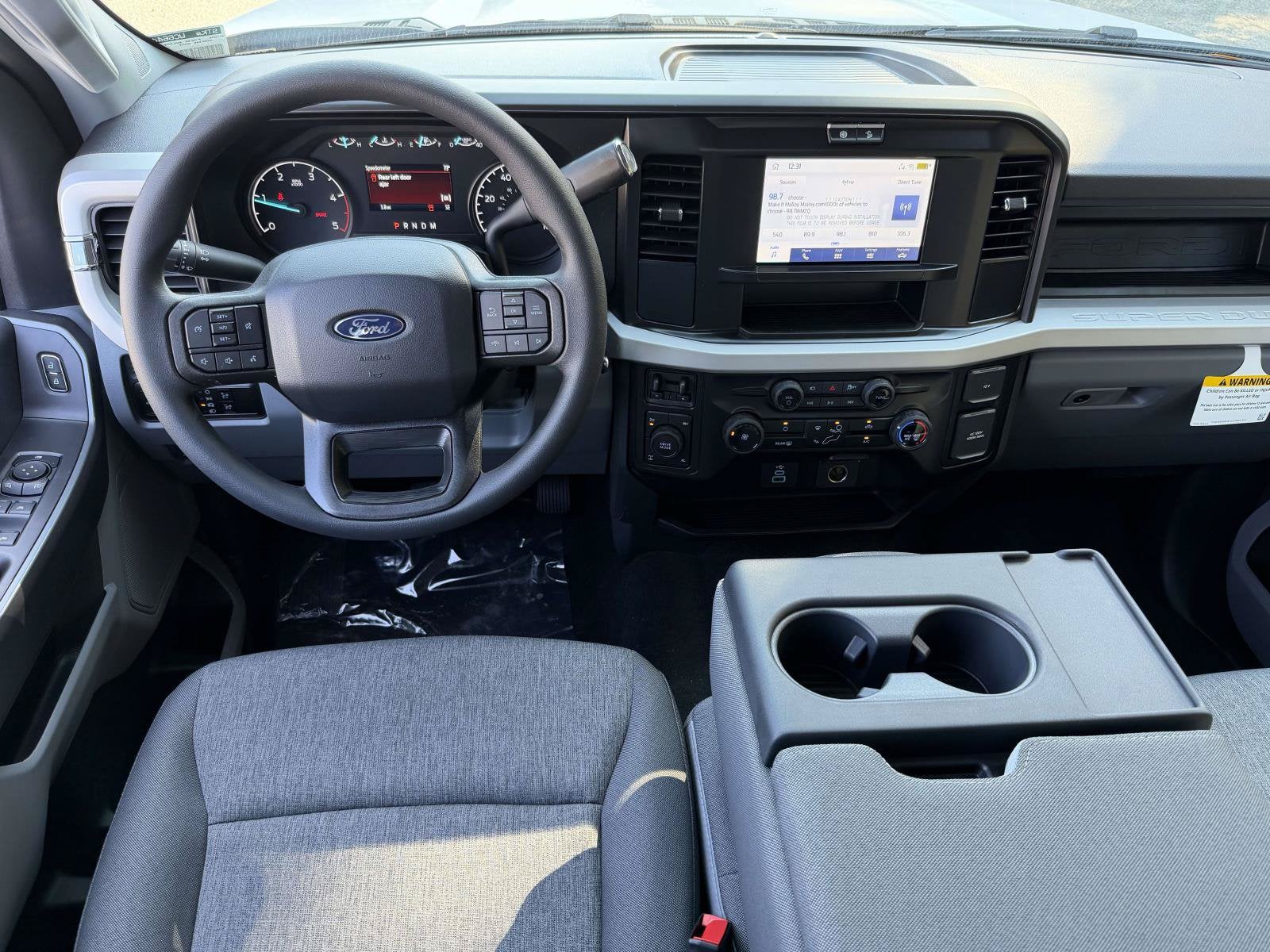 2027 Ford Super Duty F-350 SRW XL