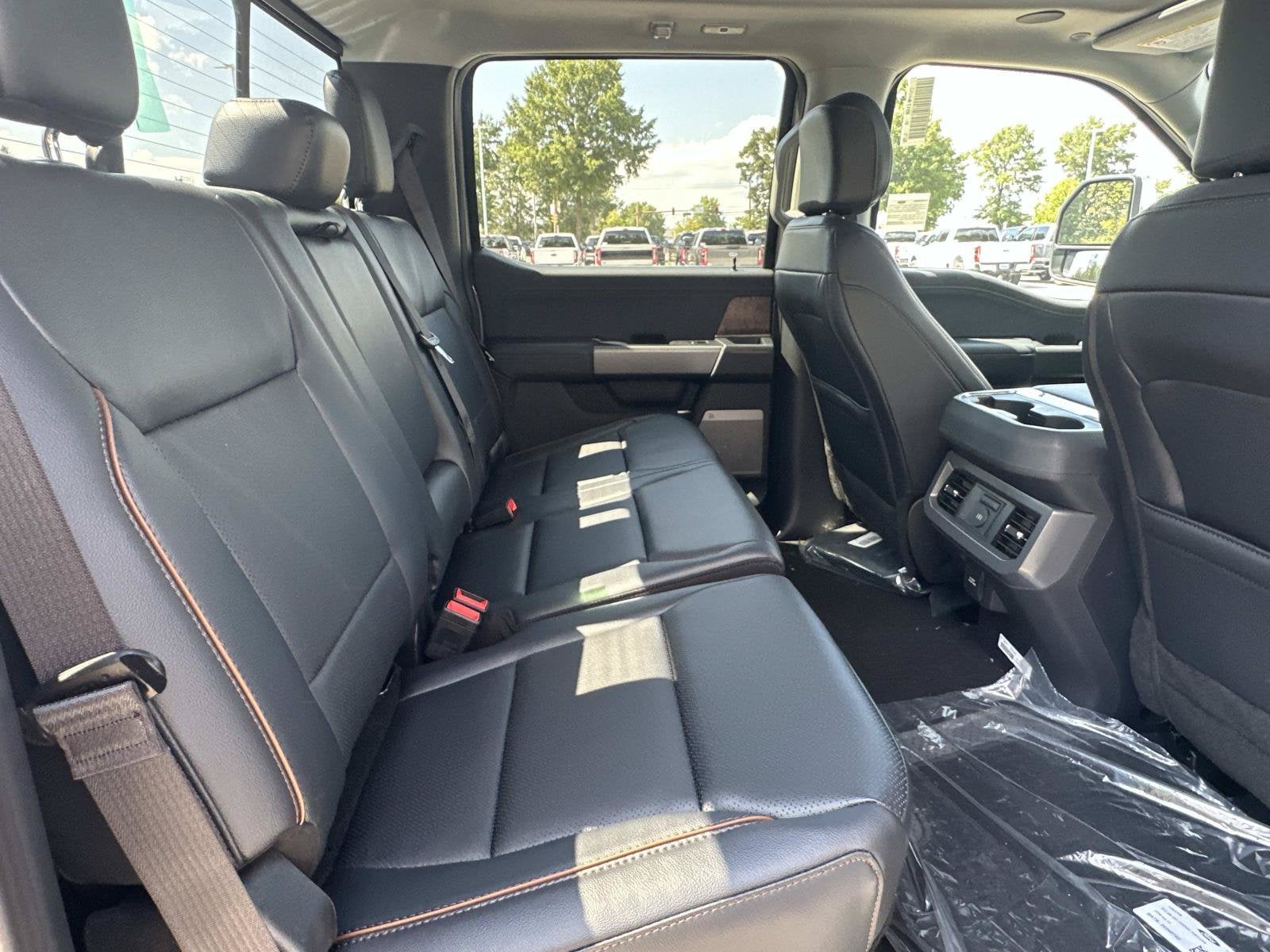 2026 Ford Super Duty F-350 SRW LARIAT