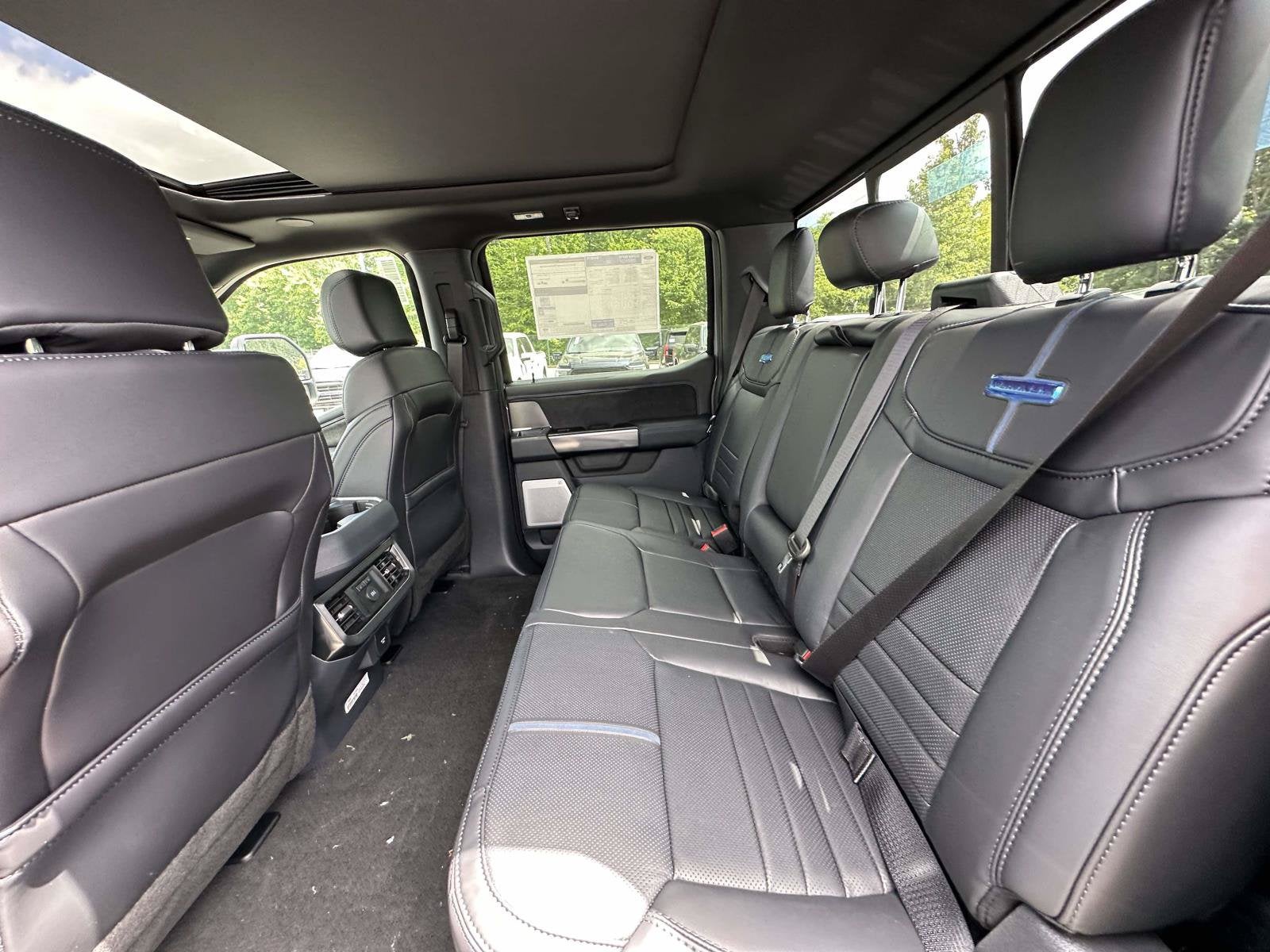 2026 Ford Super Duty F-350 DRW Platinum