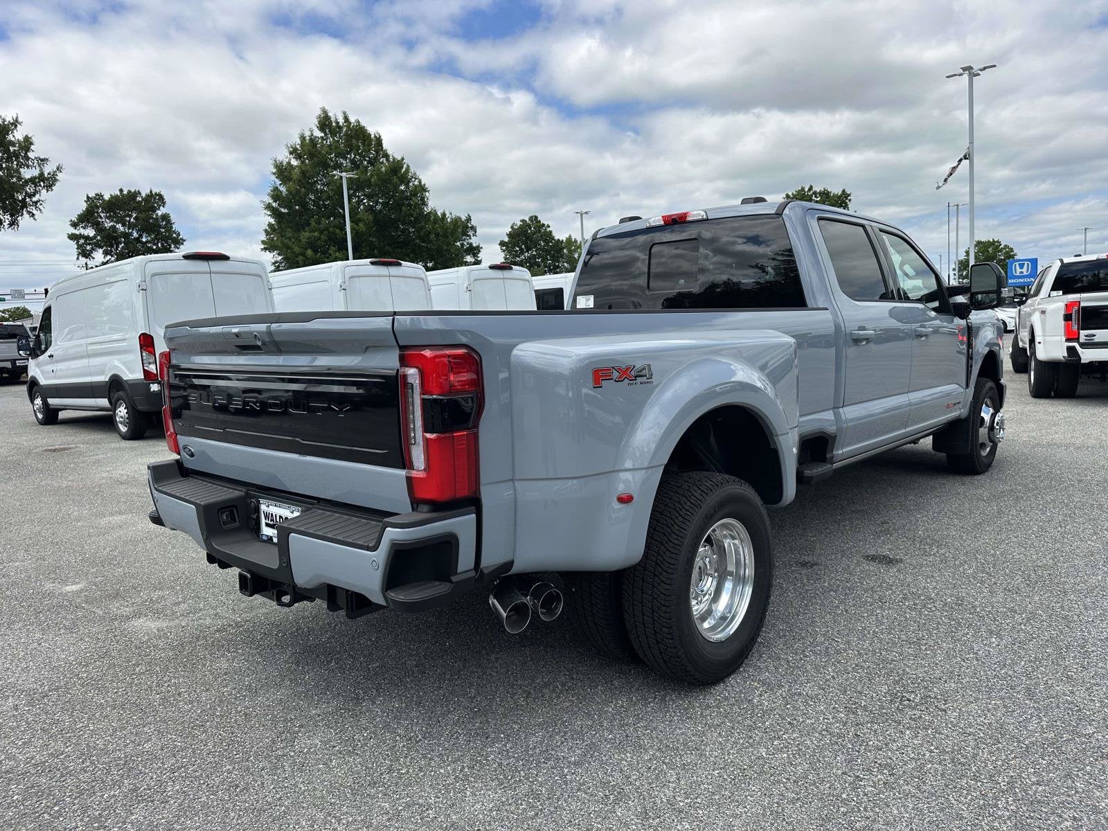 2026 Ford Super Duty F-350 DRW Platinum