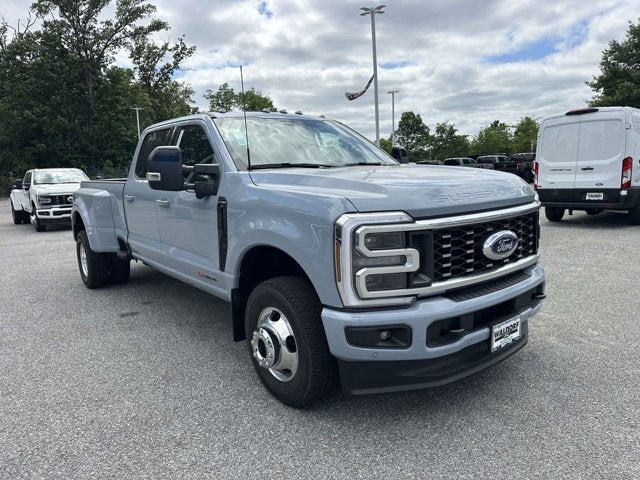2026 Ford Super Duty F-350 DRW Platinum