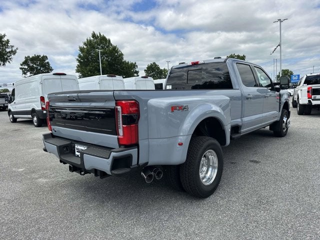 2026 Ford Super Duty F-350 DRW Platinum
