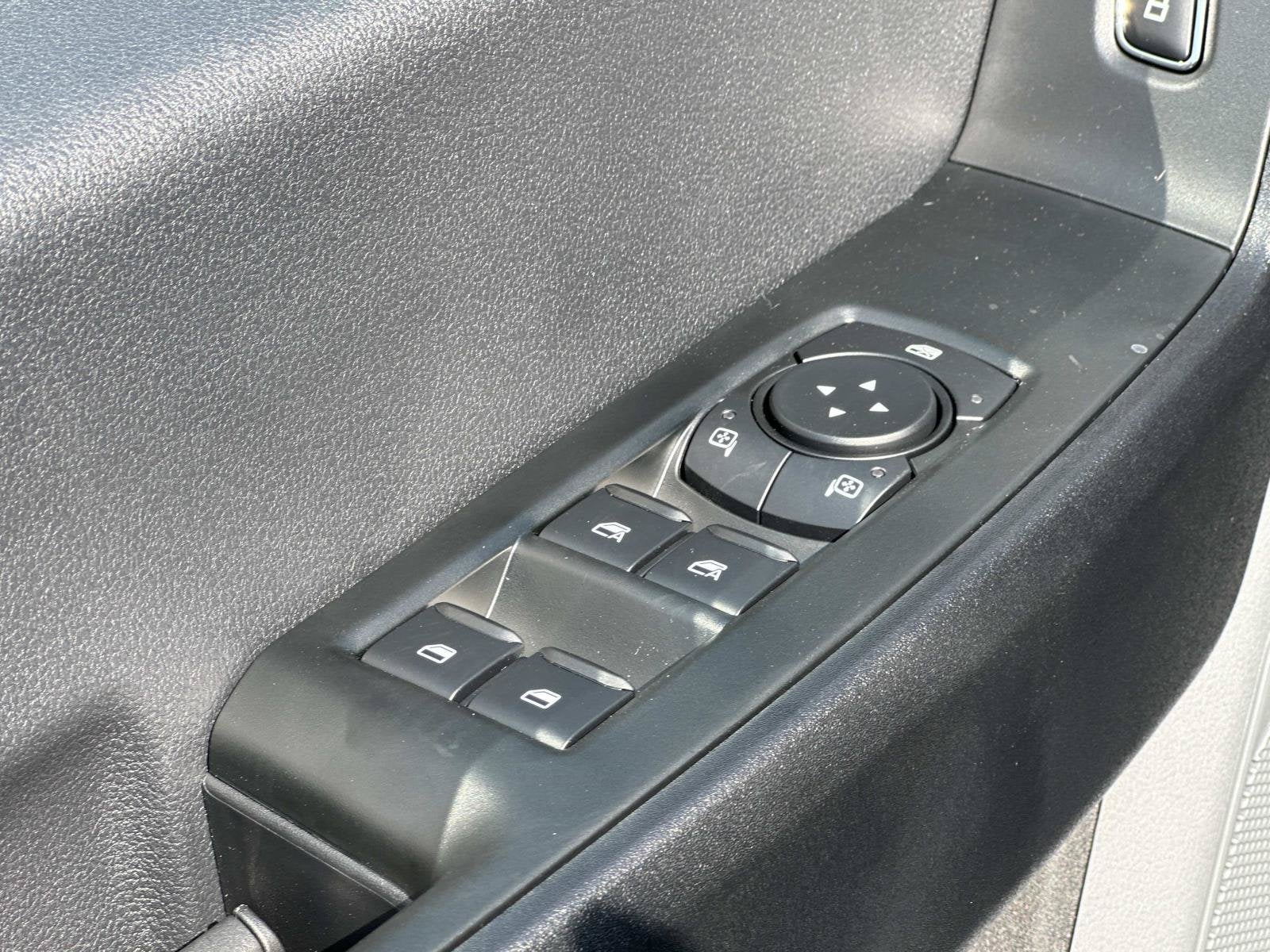 2027 Ford Super Duty F-350 DRW XL