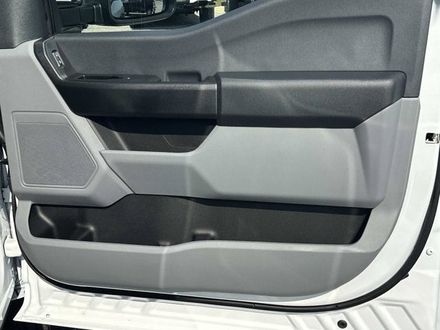 2027 Ford Super Duty F-350 DRW XL
