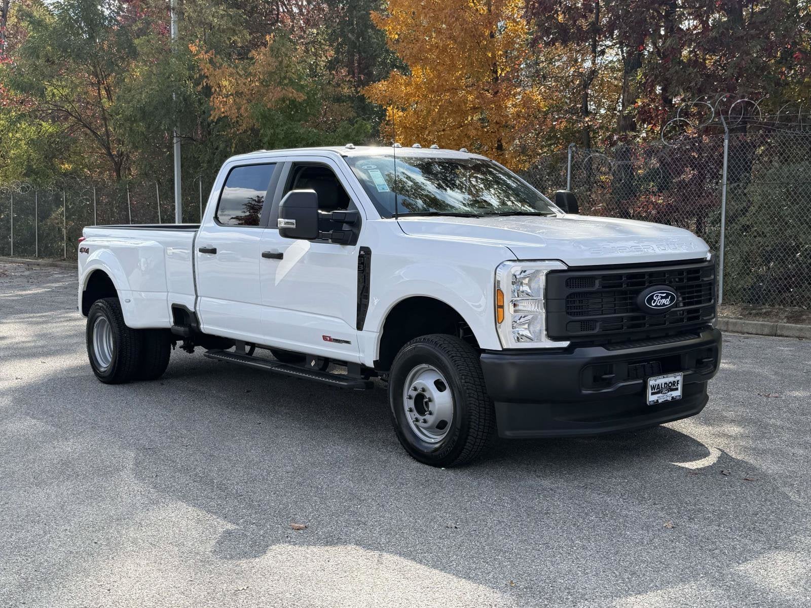 2027 Ford Super Duty F-350 DRW XL