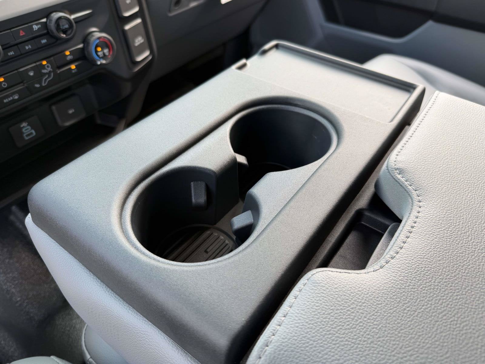 2027 Ford Super Duty F-350 DRW XL