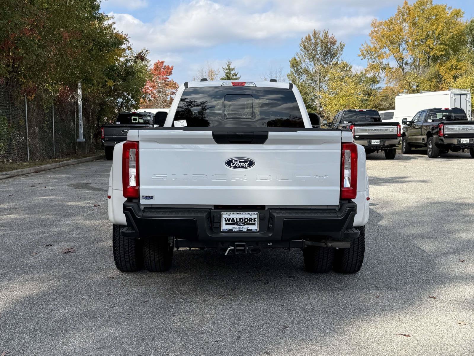 2027 Ford Super Duty F-350 DRW XL