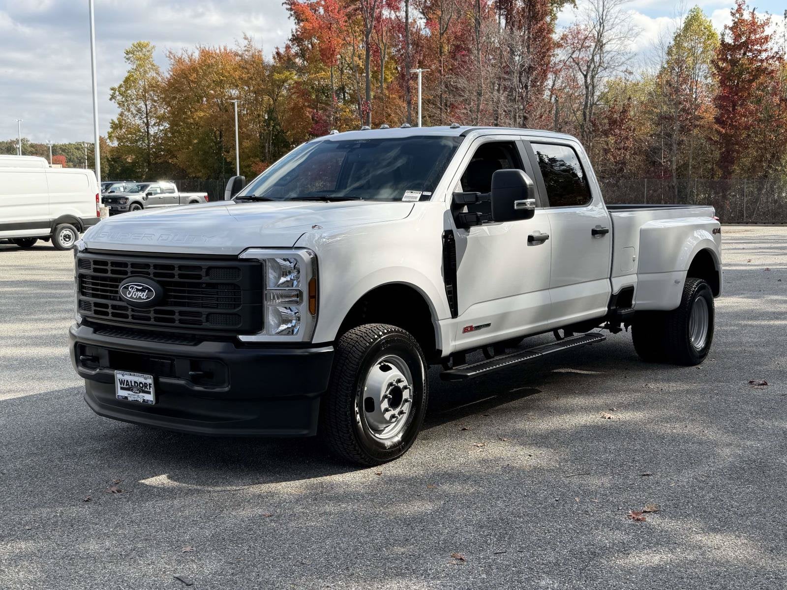 2027 Ford Super Duty F-350 DRW XL