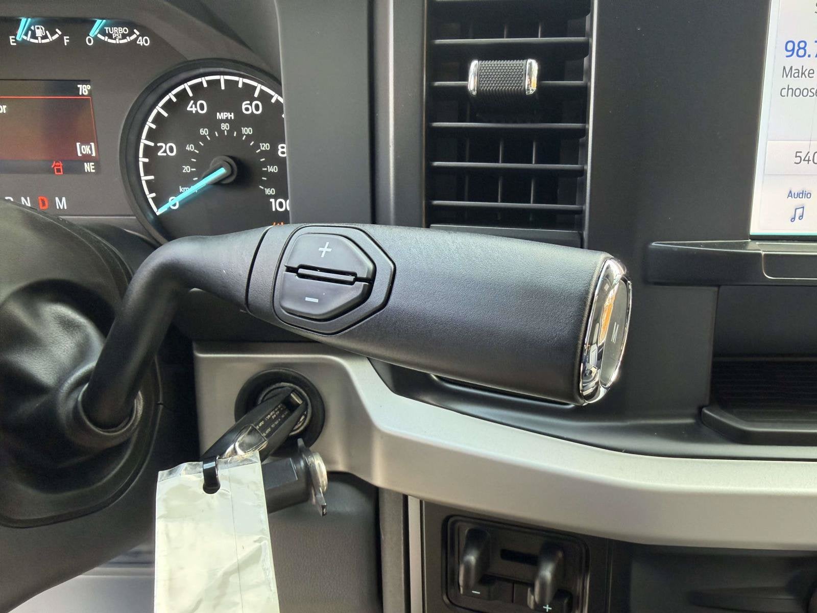 2027 Ford Super Duty F-350 DRW XL
