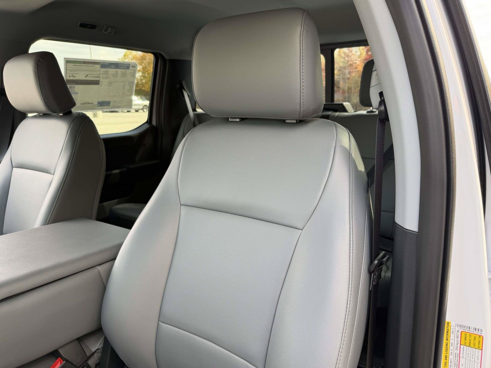 2027 Ford Super Duty F-350 DRW XL